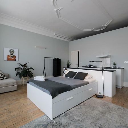 Baixa24 •P2R• Bright Apt In Vibrant Downtown ポルト エクステリア 写真